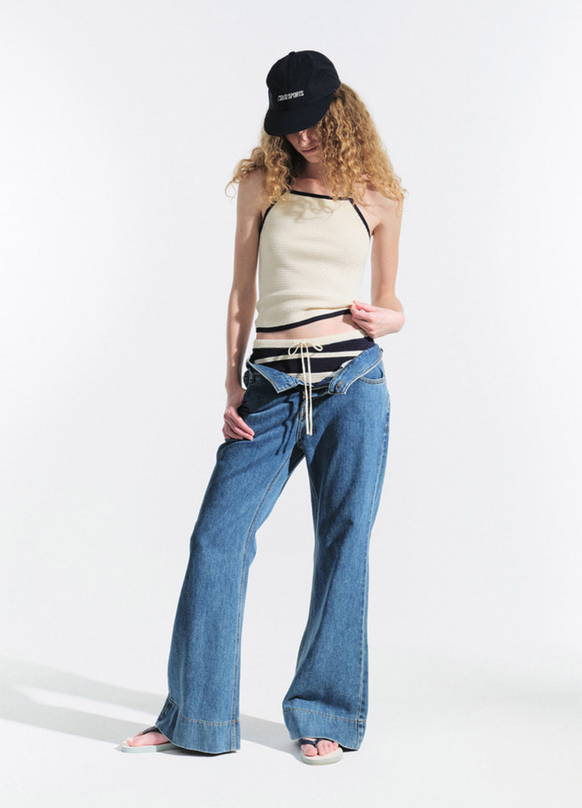 AIRY HALTERNECK TOP