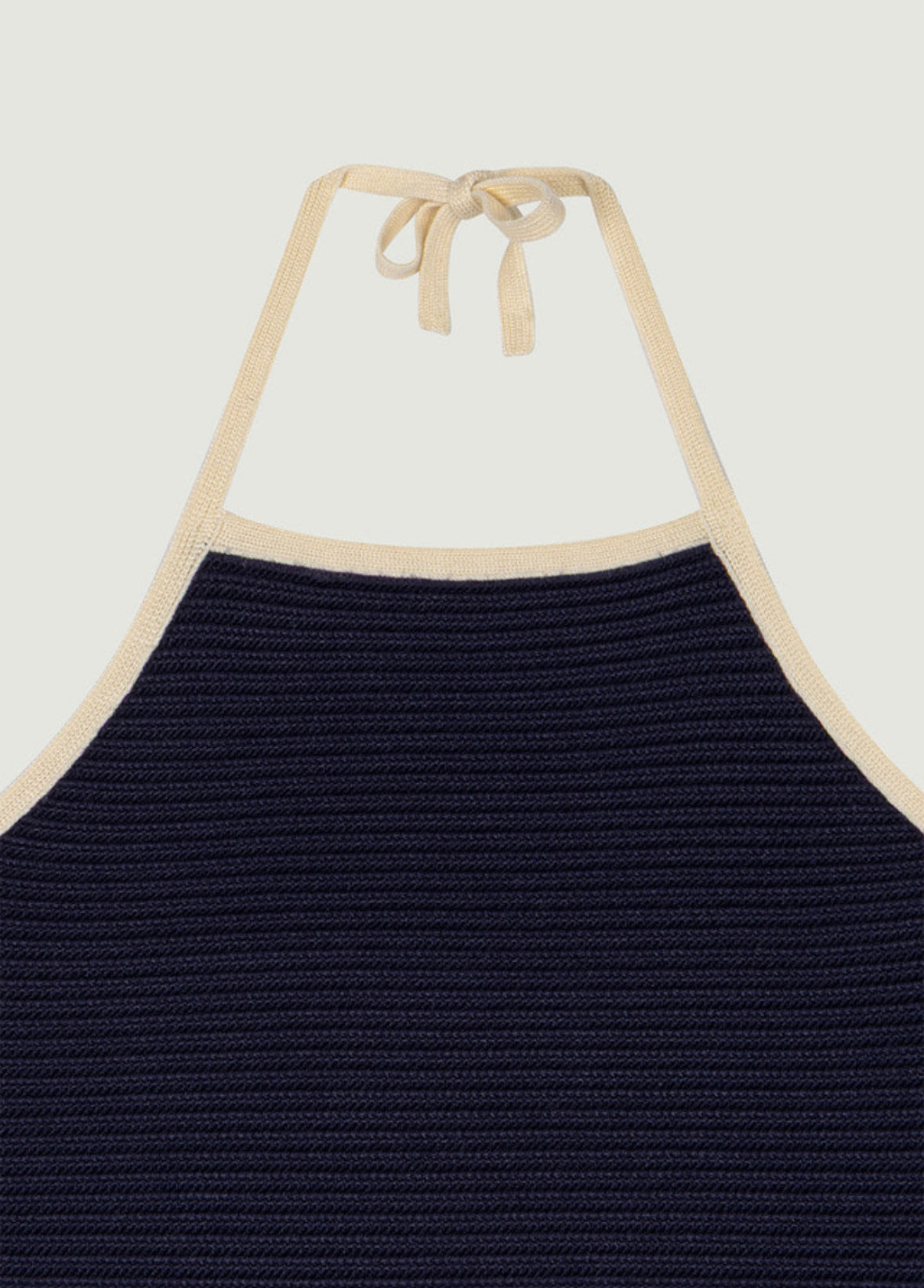 AIRY HALTERNECK TOP