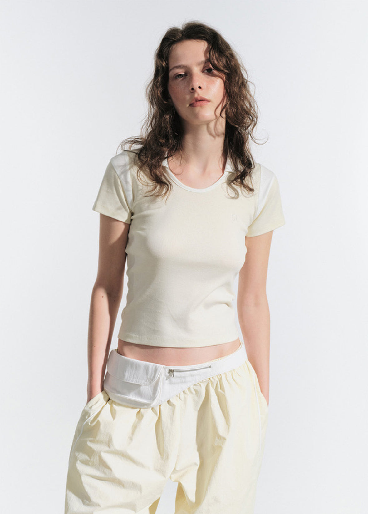ELA U-NECK COLLAR T-SHIRT