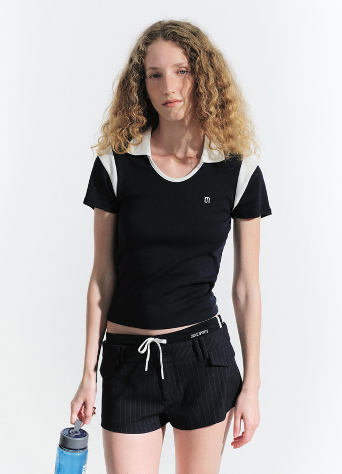 ELA U-NECK COLLAR T-SHIRT