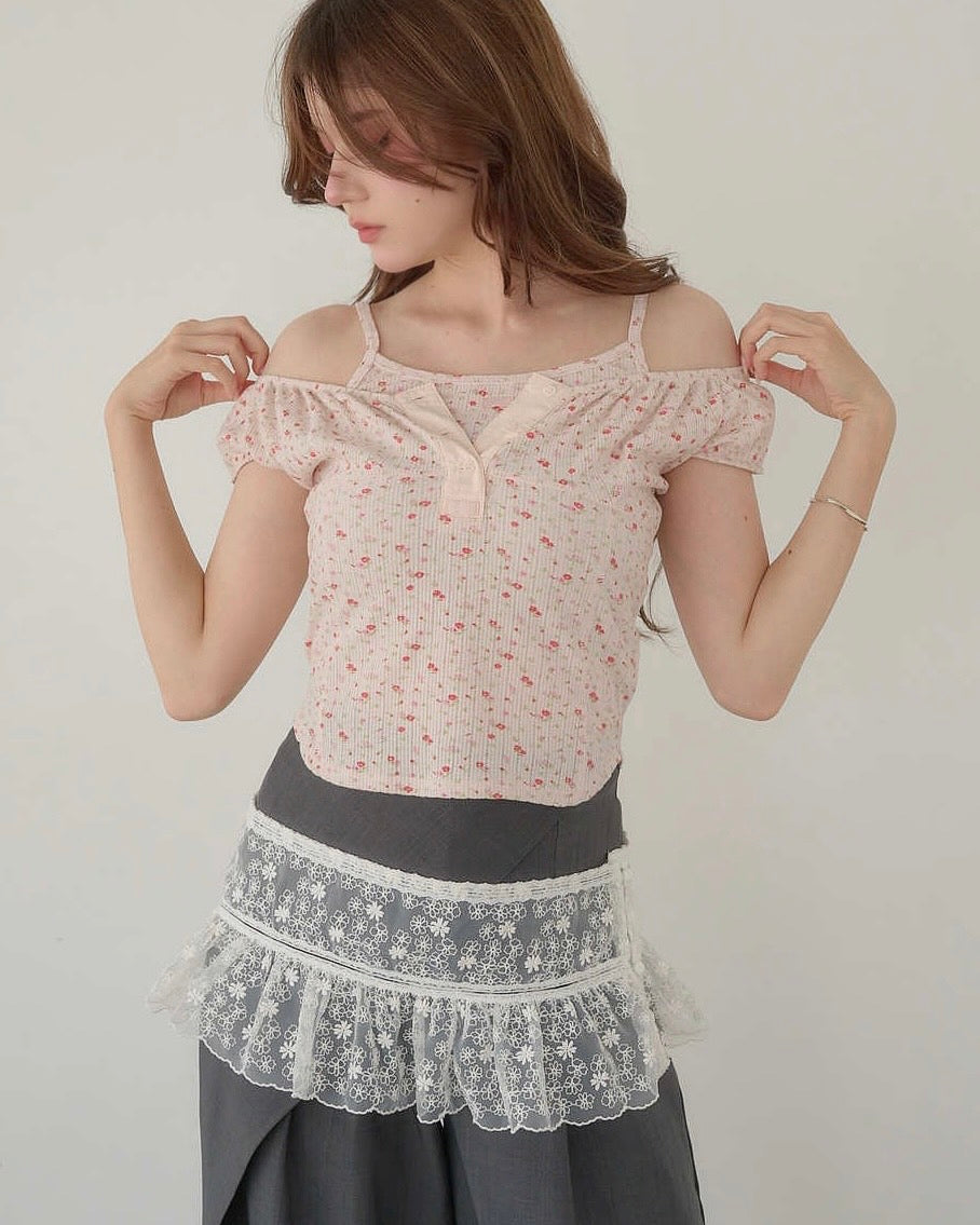 BLOSSOM U-NECK TOP