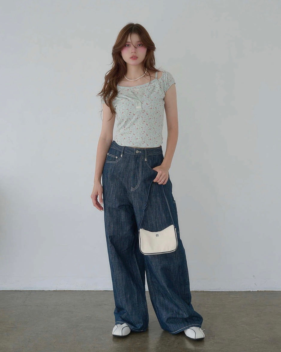 BLOSSOM U-NECK TOP