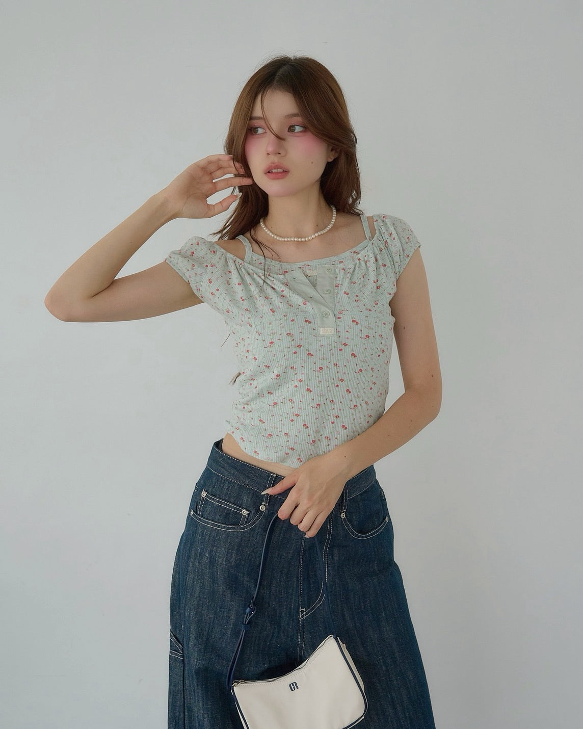 BLOSSOM U-NECK TOP