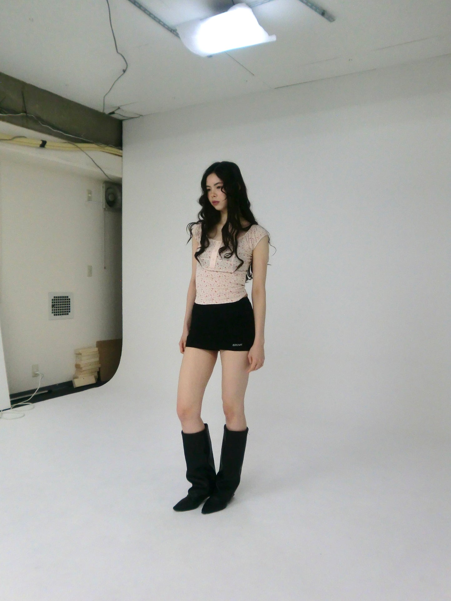BLOSSOM U-NECK TOP