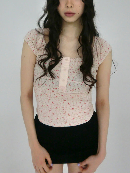 BLOSSOM U-NECK TOP