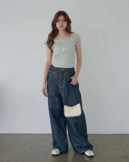 BLOSSOM U-NECK TOP