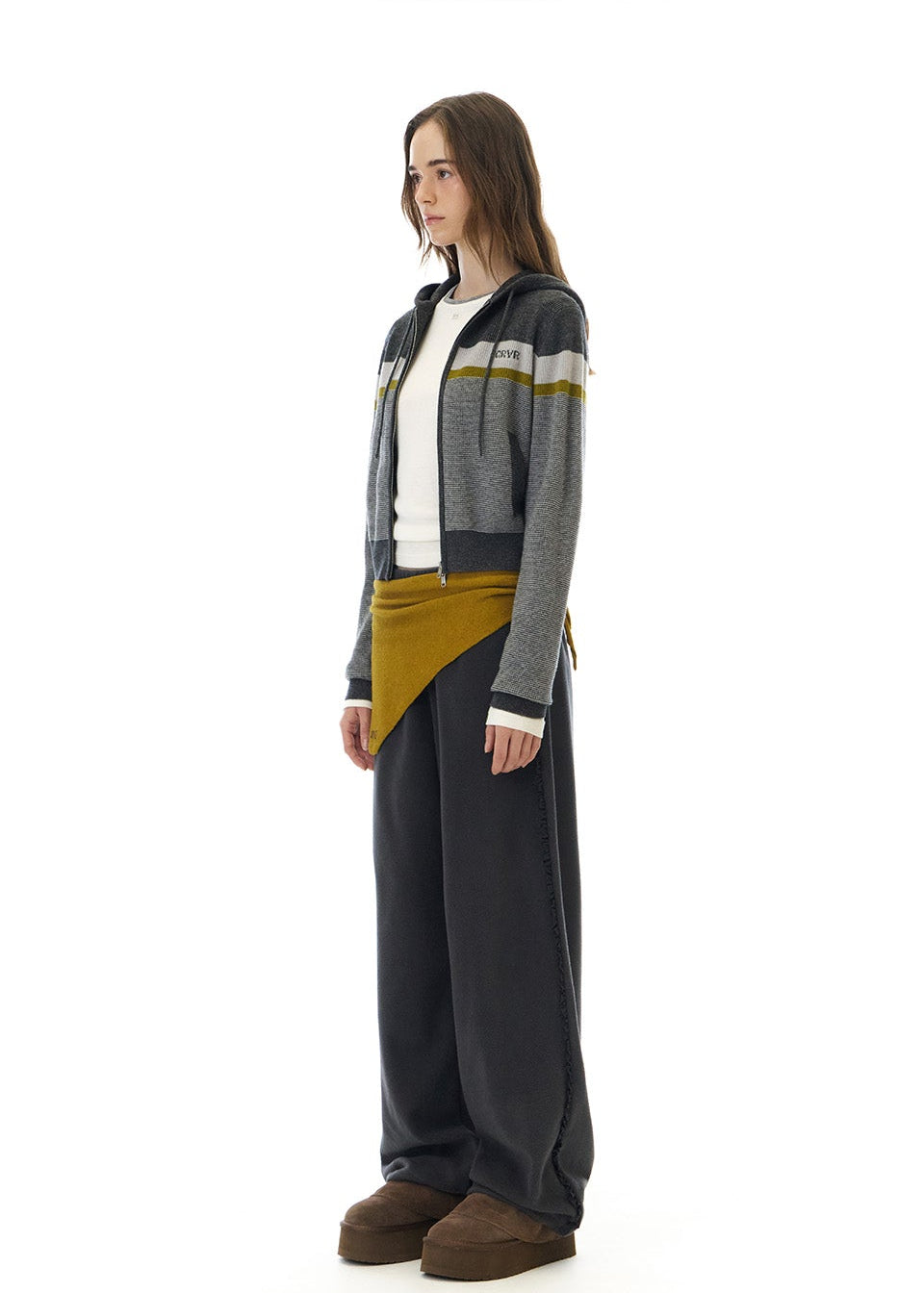 PEAK KNIT ZIP-UP