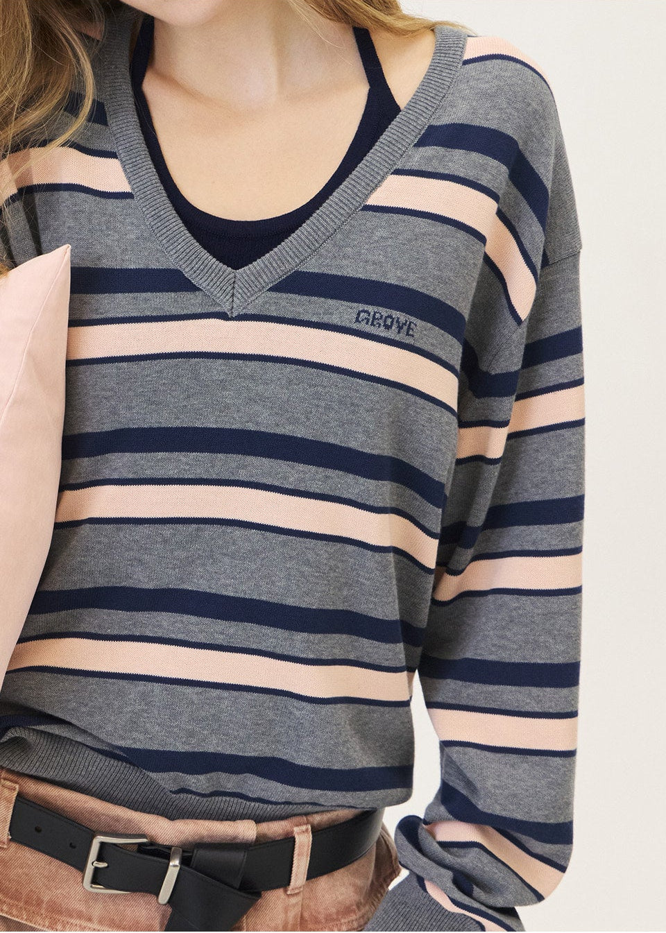 SANDY V-NECK KNIT